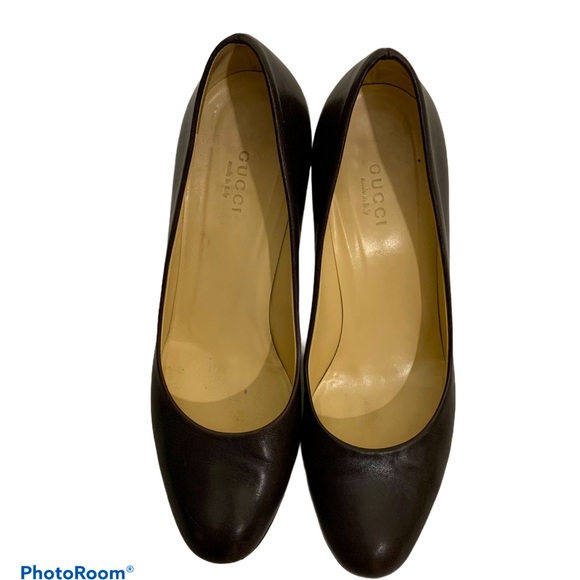 Gucci Shoes - Gucci Chocolate Brown Round Toe Pumps